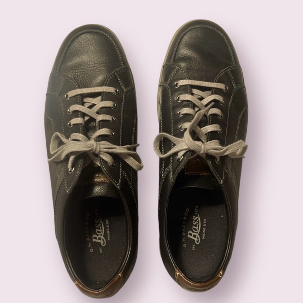Men’s G.H. BASS Landon black leather lace-ups.  Size 10.5.